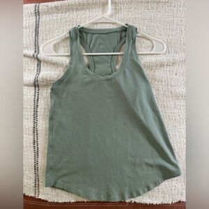 Lululemon tank